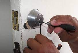 Emergency Lockouts: Why Locksmith DC Servleader Should Be on Speed Dial